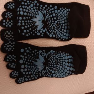 Pilates Toe Grip Socks - like new